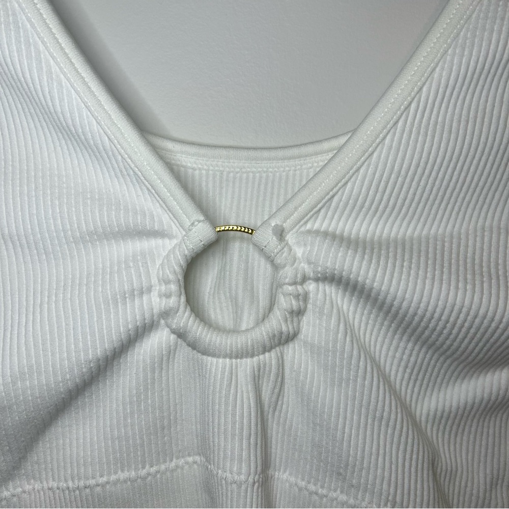 AERIE Ribbed Cropped Gold Ring Top - Picture 4 of 9